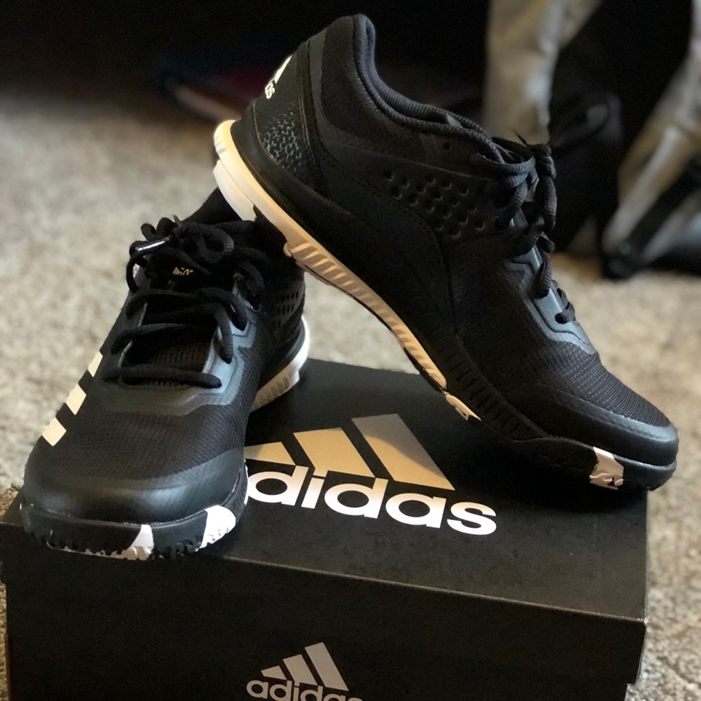 Adidas Crazyflight bounce shoe